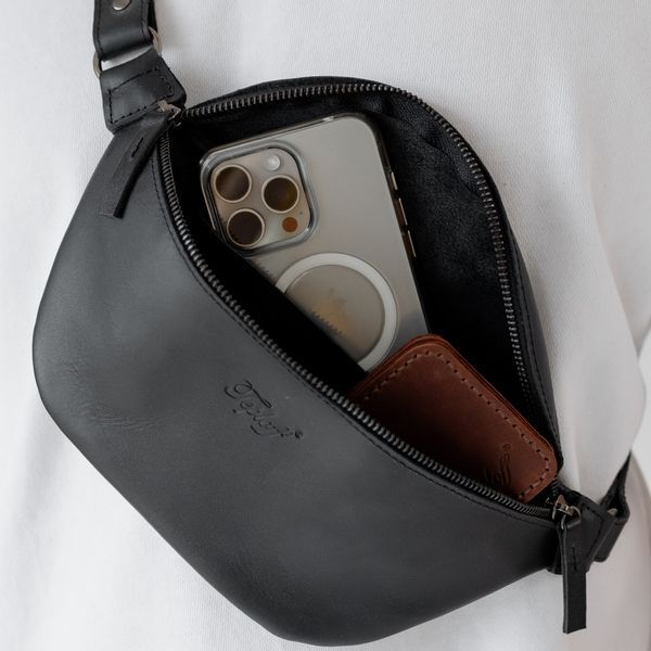 Leather bag-banana Shoulder bag (Black)