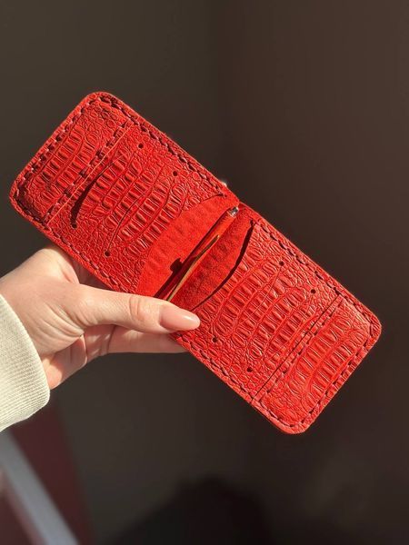 Women&rsquo;s money clip in Crocodile leather, with magnets (Red)