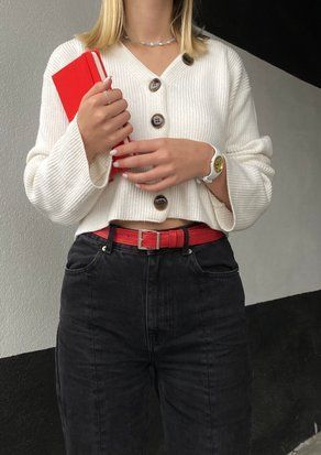 Red strap with silver buckle, genuine leather, 100 см